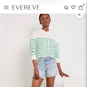 NWT-Libby Stripped Hoodie. Light weight. Size Medium